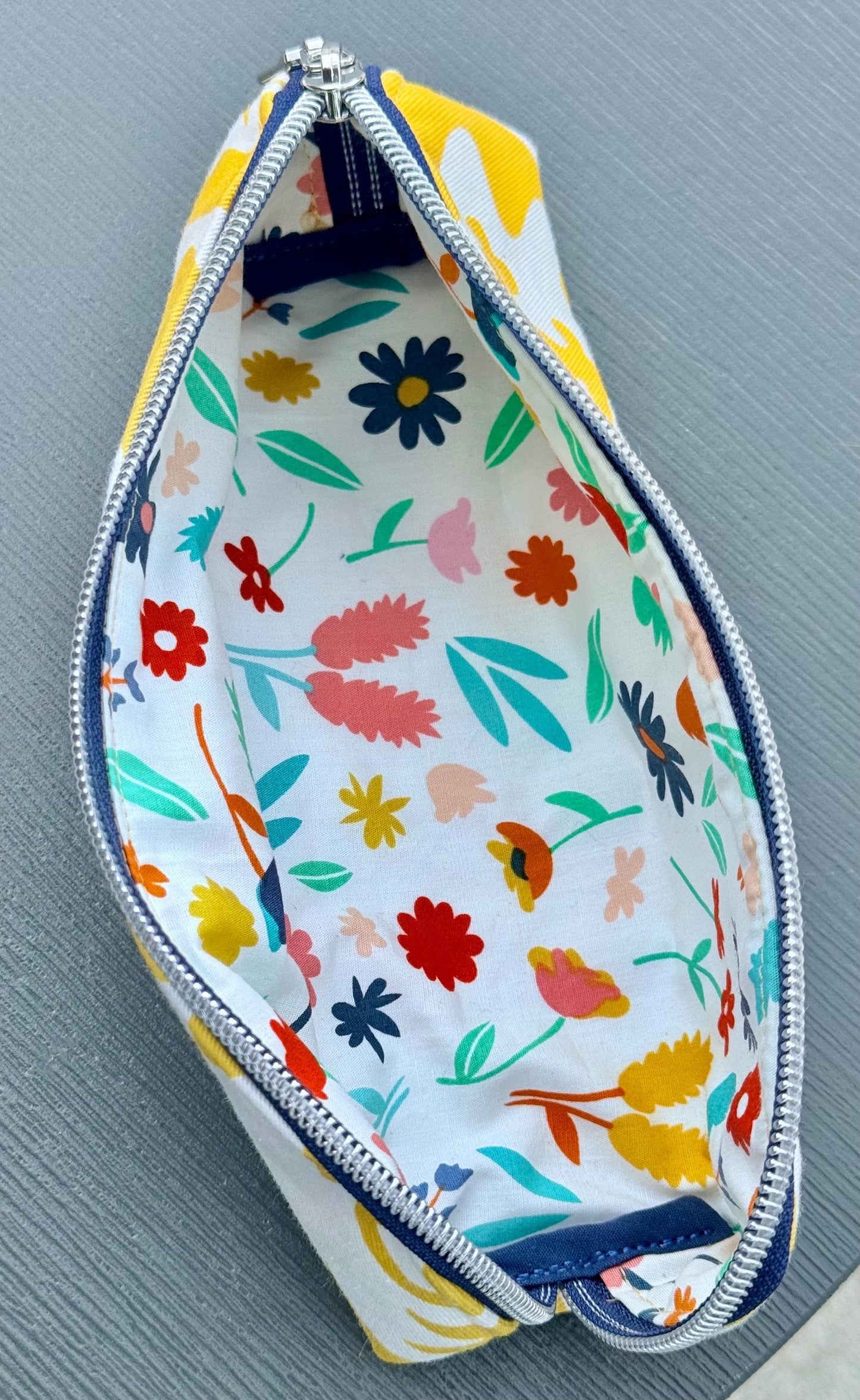 Travel case, brush case, glasses holder, versatile little bag