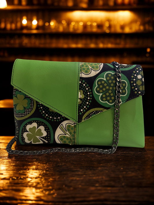 Stitchin’ by M.- St Patrick’s Day Purse