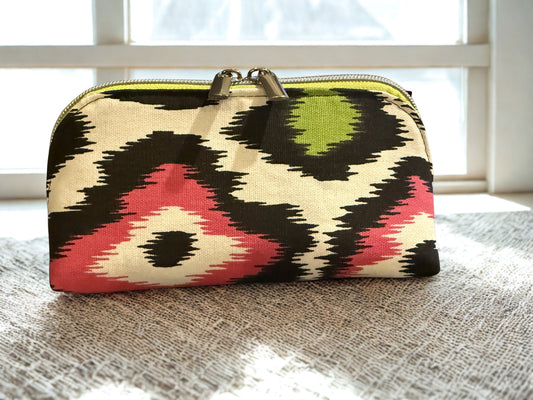 Stitchin’ by M.— Pink and Green Burst Pouch